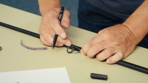 Christian Weckesser mit Stift in der Hand